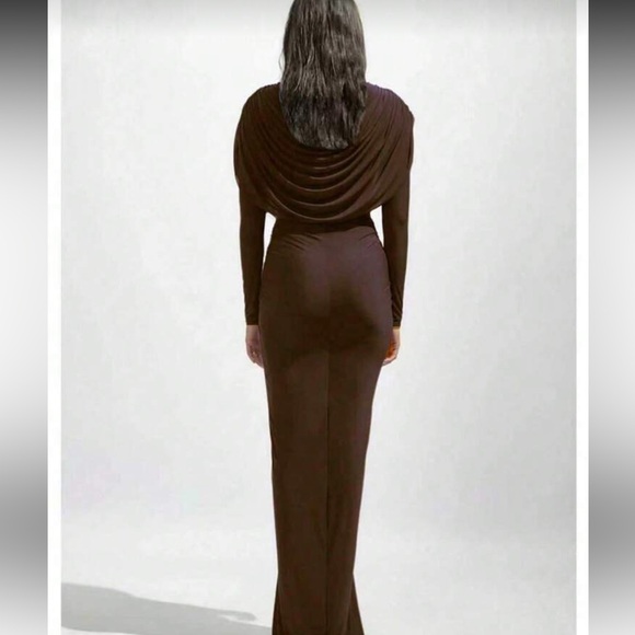 Stretchy brown draped maxi long sleeve dress - Picture 2 of 2